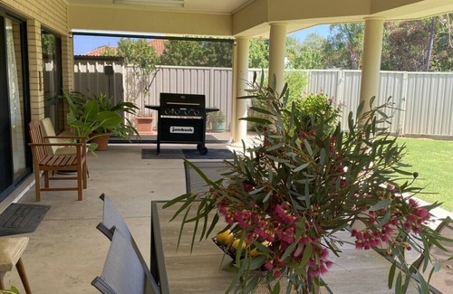 Renmark House | Private mooring with access to the main river, just 75 metres away.