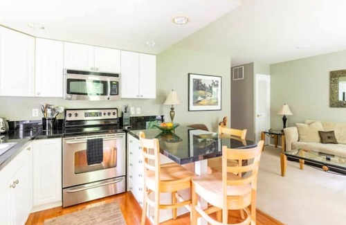 Kenmore Apartment | Private Mother In Law Apartment with a separate entrance