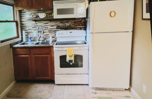 Columbia House | Private Mother In Law Suite. Cozy One BedRoom With Full Kitchen, & Full Bath.