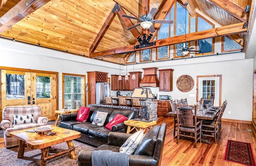 Banner Elk House | Private Mountain Cabin w/Hot Tub, Endless Views, Fireplace, Game Room on 3 acres