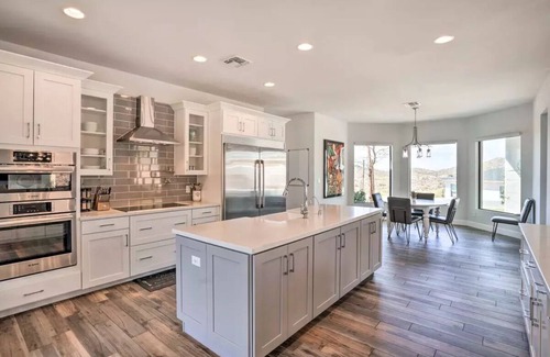 Desert View House | Private Mountain Experience. Views! Pet Friendly!