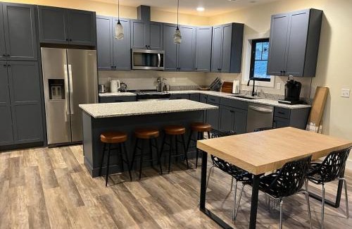 Penrose Apartment | Private Mountain Getaway in Little River Valley