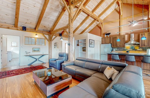 Underhill House | Private mountain retreat with a game room, home theater, & jetted tub