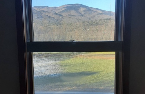 Cornish House | Private mountain setting w/open rooms, hiking, biking, skiing at your doorstep!