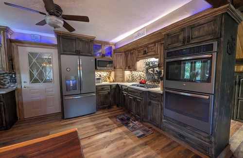 Allenspark House | Private Mountain Tranquility for large families near Rocky Mountain National Pk!
