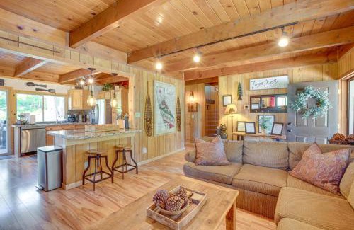 Tahoe Paradise House | Private Mountain Retreat 8 Mi to Lake Tahoe!