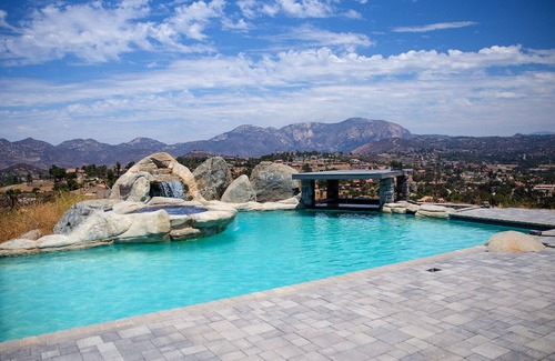 Lakeside Cottage | Private Mountaintop Pool Retreat