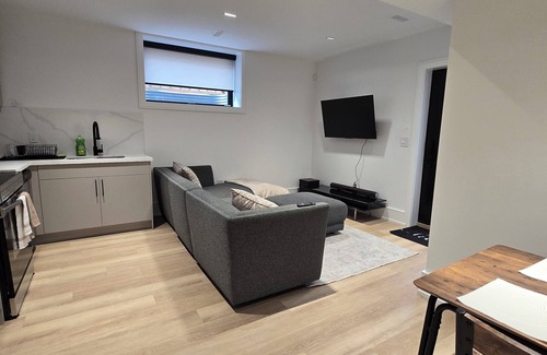 Halton Regional Municipality Apartment | Private, Natural Light and High Ceiling Unit