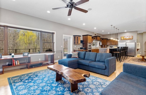 La Porte House | Private nature retreat, close to Harbor Country’s best attractions