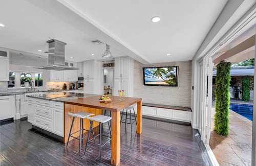 Harbor Beach House | Private neighborhood | Heated Pool | Walk To Beach | Lush Surroundings | Harbor Key |