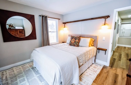 Kentwood House | Private oasis huge heated inground pool with hot tub close to Grand Rapids