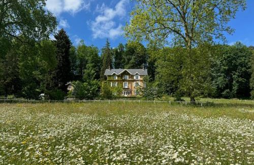 Ardenne Metropole Villa | Private Oasis: Luxe 20-guest Estate, Jacuzzi, 8 Ha