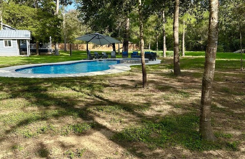 Plantersville RV Rental | Private oasis minutes from Texas Renaissance Festival! Camp, swim, relax, enjoy!