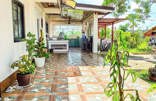 San Fernando Villa | PRIVATE OASIS RESORT: 5BR,3TB, Pool, Videoke,Wifi, Bbq,Venue Hall, Near NagaCity