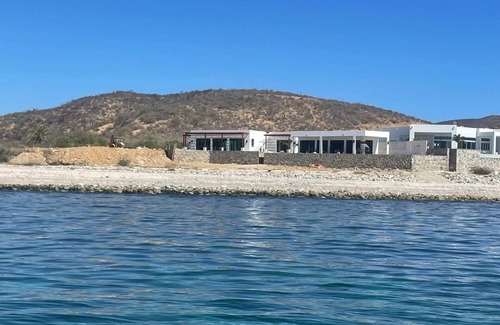 Los Barriles House | Private oceanfront villa sleeps 6 on the Sea of Cortez