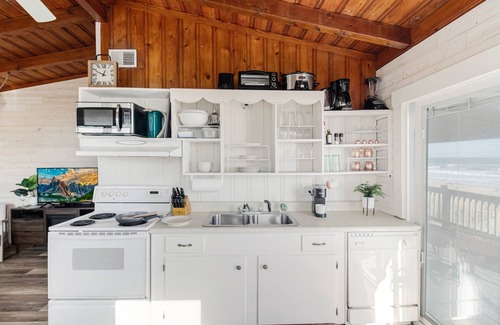 Long Beach House | Private Oceanfront Home! - Ocean View From Anywhere In The Home - Beach Gear - Sleeps 4