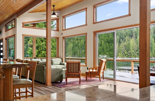 Strathcona Cabin | Private Oceanfront Lodge