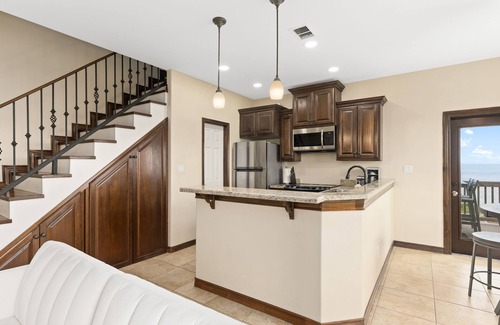Port Isabel House | Private Oceanfront Townhouse in Port Isabel ,Texas - Fishing Access
