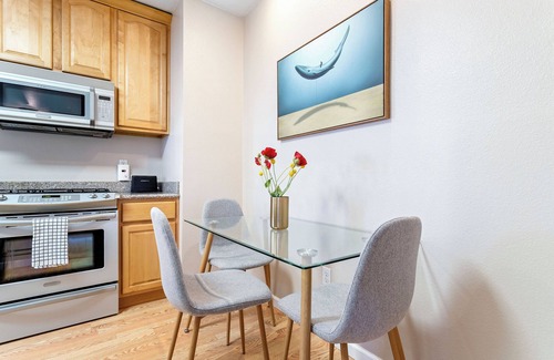 Fig Garden House | Private Old Fig Garden 1-Bedroom Home