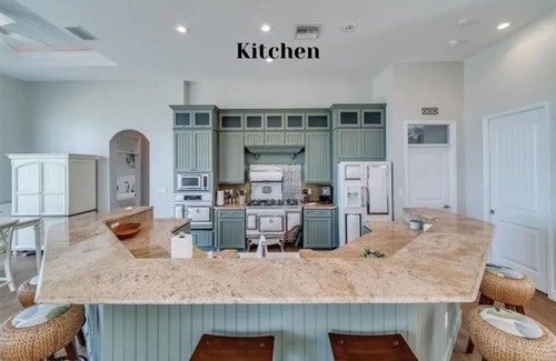 Lake Placid House | Private Old Florida Lake House Retreat 5 bedroom 4 bathroom home away from home
