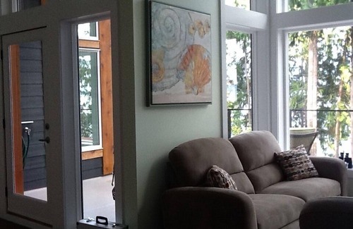 Chemainus House | Private one acres oceanfront home in Saltair !