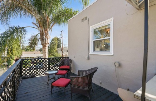 Centennial Apartment | Private one bedroom top unit walking distance to downtown