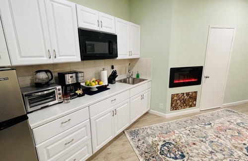 Los Gatos Apartment | Private One Bedroom apartment with Access to Spa Area with a View