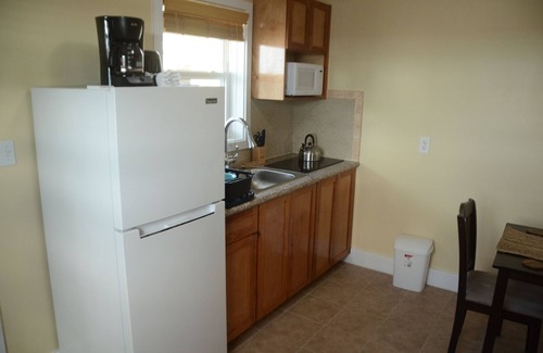 Rolleville Cottage | Private One Bedroom Cottage- Bonefish Creek