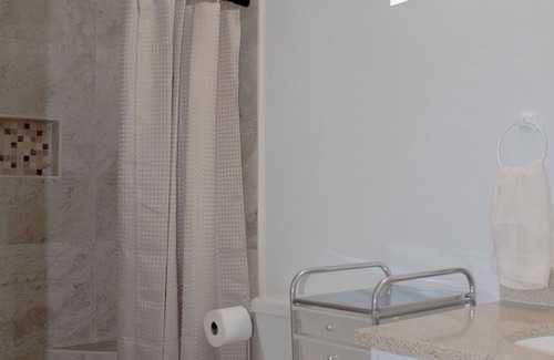 Northwest Anaheim Apartment | Private One Bedroom in a 2-bedroom female-only unit in Anaheim, CA