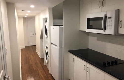 Oakville House | Private One bedroom Suite. B and B on main floor
