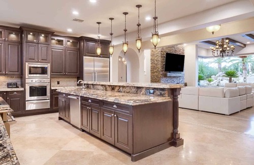 Paradise Valley House | Private Paradise with Lazy River, Guest House & Movie-Worthy Views