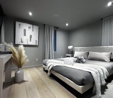 East Allegheny Apartment | Private Parking 2 BEDS Urban Serenity