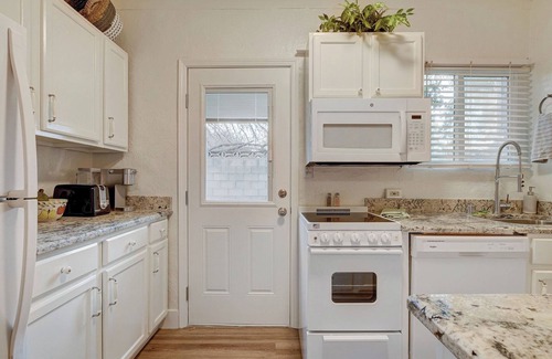 Las Vegas Apartment | Private Parking and Patio.Longer Stays Available