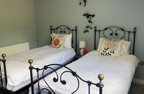 Redlynch Cabin | Private Parking High-End Woodland Retreats