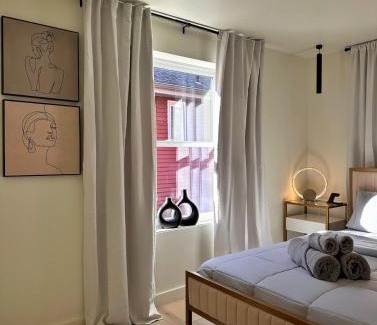 East Allegheny Apartment | Private Parking KING BED City Charm