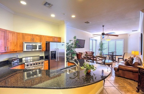 Key West Condo | Private Parking & Waterfront - Grand Marina Suite
