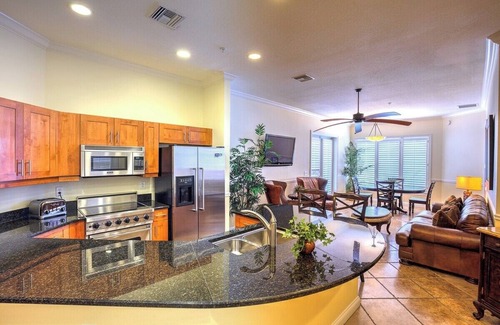 Key West Condo | Private Parking & Waterfront - Grand Marina Suite