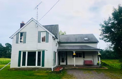 Colborne House | Private Party Retreat: Noise-Friendly, Dog-Friendly, and Totally Secluded!