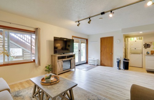 Oak Creek Apartment | Private Patio: Portland Pad Near Parks!