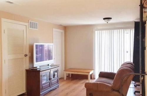 Stetson Hills Apartment | Private, peaceful basement w 1 bdrm. Sep entrance