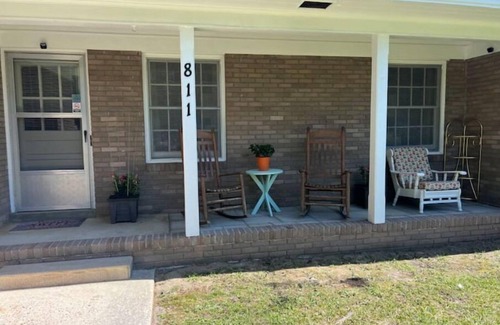 Valdosta House | Private Peaceful home in Valdosta near everything
