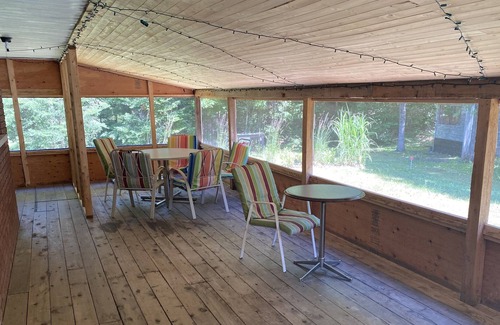Faraday House | Private, Peaceful & Modern Waterfront Cottage