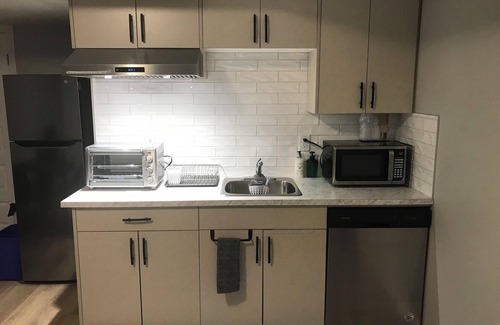 Airdrie Apartment | Private & Peaceful Retreat Close to YYC & Premium Outlet Mall