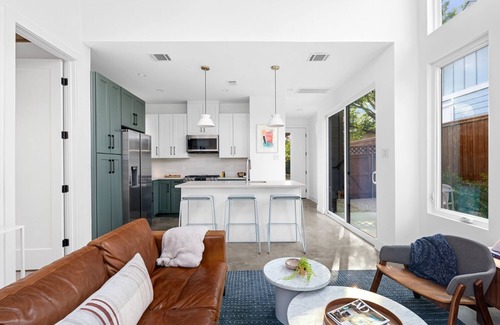 Rosewood House | Private peaceful Zen house located in a vibrant East Austin neighborhood.