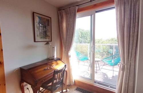 Cornwall House | PRIVATE PEI SOUTH SHORE COTTAGE: POOL, A/C, near BEACH, GOLF & Charlottetown