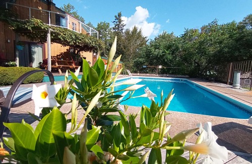Cornwall House | PRIVATE PEI SOUTH SHORE COTTAGE: POOL, A/C, near BEACH, GOLF & Charlottetown