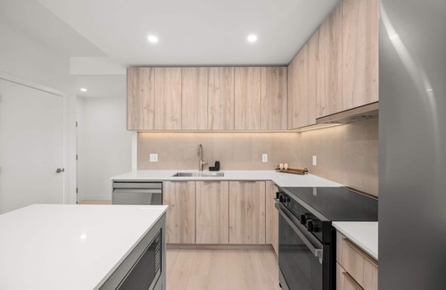District of North Vancouver Condo | Private Penthouse | WOW Views