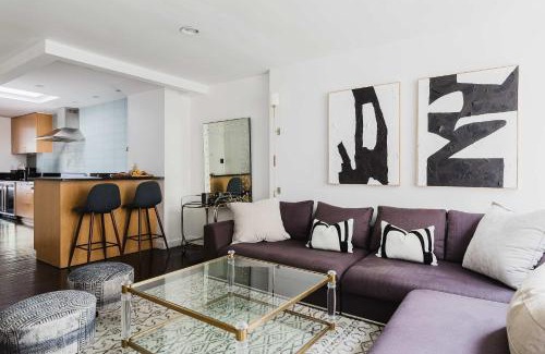 Turtle Bay Apartment | Private Penthouse w Roof Oasis