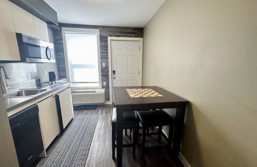 South Lethbridge Apartment | Private/Pet-friendly Farmhouse Themed Suite with Kitchenette!