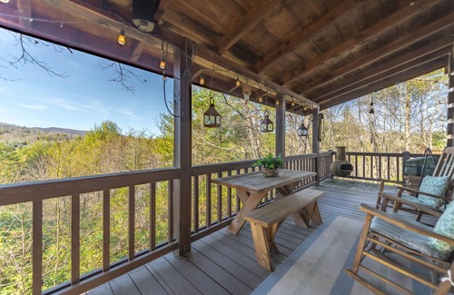 Blue Ridge Cabin | Private pet-friendly Aska Adventure Area getaway with gorgeous views!